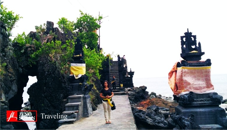 Pura Batu Bolong di Lombok, Destinasi Menarik untuk Dikunjungi 2