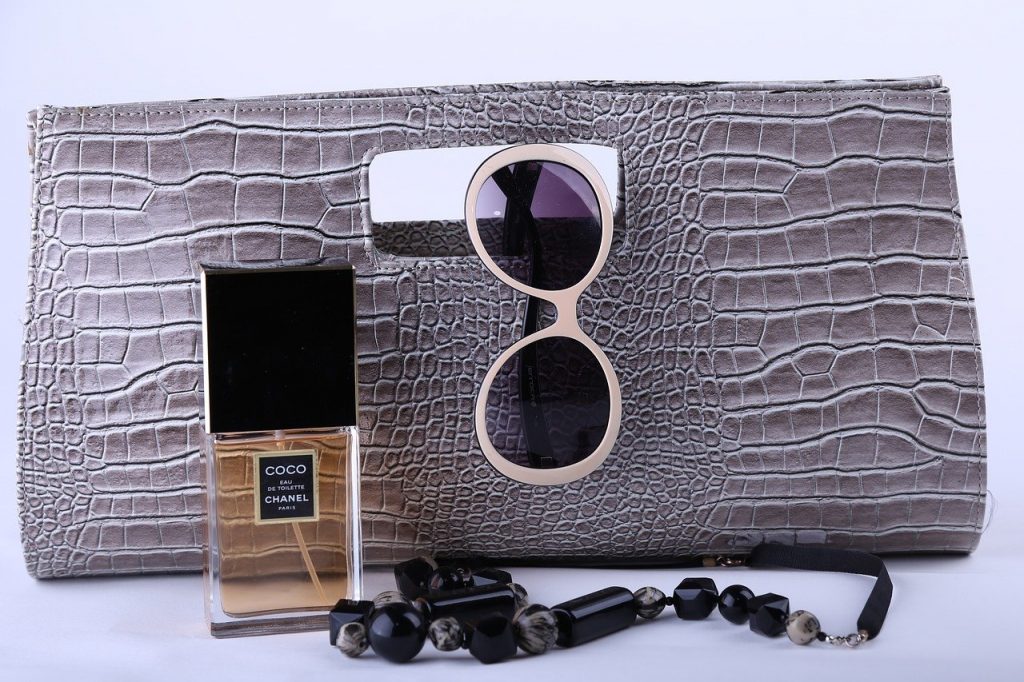 handbag, perfume, sunglasses-3515716.jpg